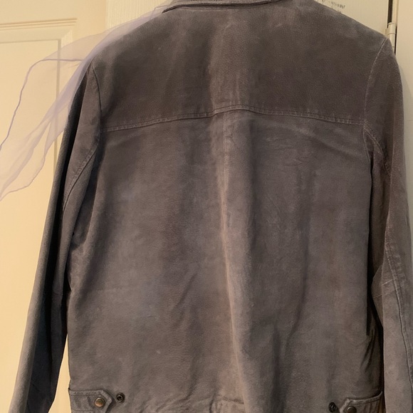 Gray leather jacket slightly worn  small stain on right pocket - Picture 6 of 6
